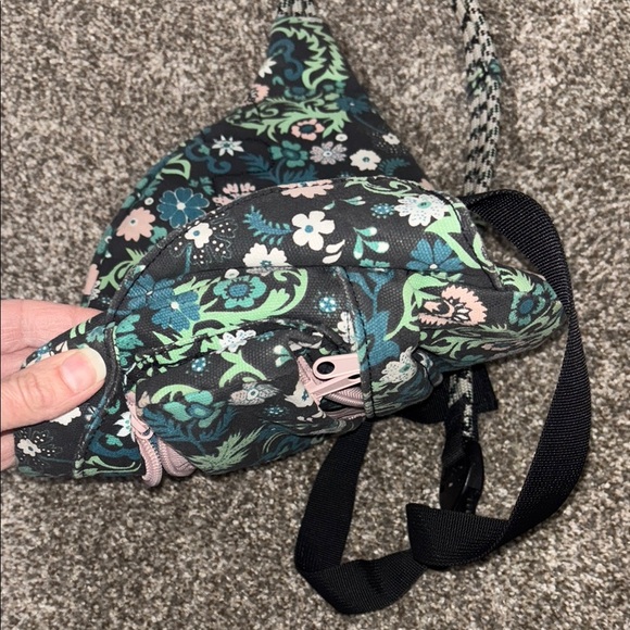 KAVU Floral Sling Bag - Picture 7 of 8